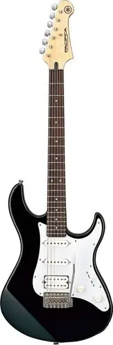 Guitarra eléctrica Yamaha Pacifica PAC012, la más cara de esta comparativa de precios de guitarras eléctricas en Argentina